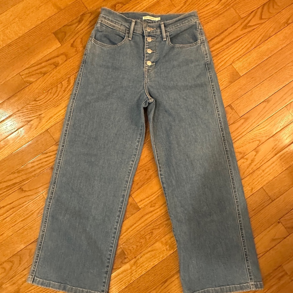 Levi’s Mile High Cropped Wide Leg jeans